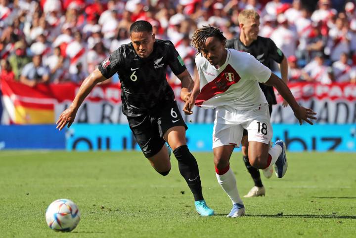 Andre Carrillo and Bill Tuiloma during the friendly match between Peru and New Zeland, played at the RCDE Stadium, in Barcelona, on 05th June 2022. (Photo by Joan Valls/Urbanandsport /NurPhoto via Getty Images)