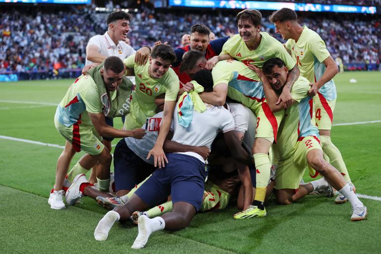 Spain react to winning gold Men's Olympic Football Tournament París 2024