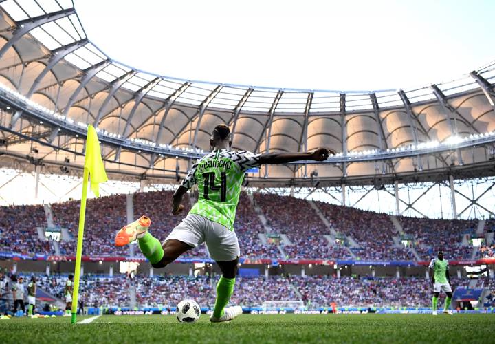 Kelechi Iheanacho takes a corner during Russia 2018