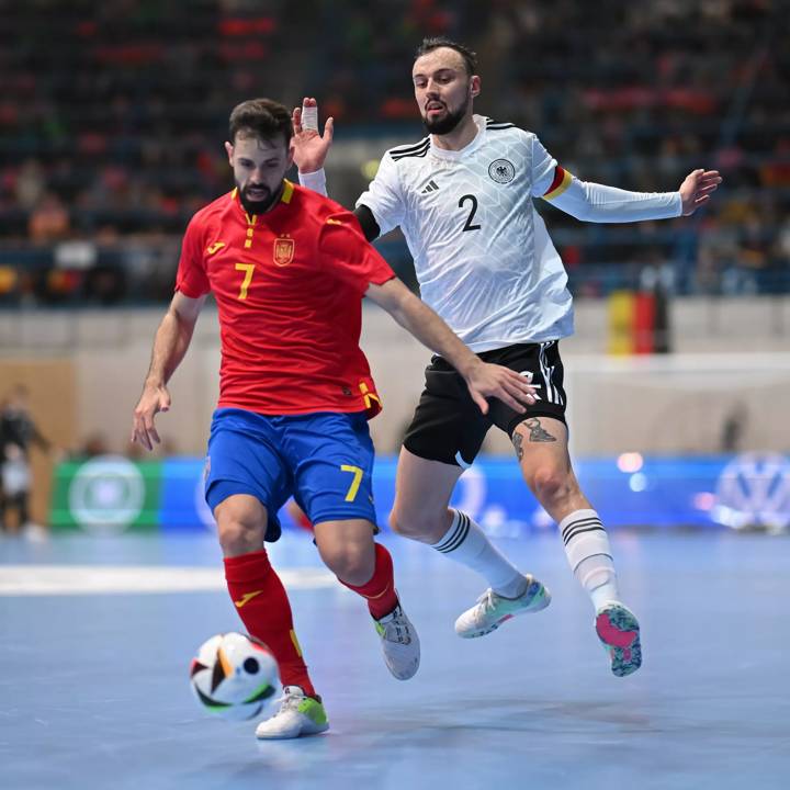 ASCHAFFENBURG, GERMANY - FEBRUARY 04: Christopher Wittig of Germany challenges Jose Antonio Fernandez Raya of Spain during the Futsal Friendly match between Germany and Spain at F.a.n. Frankenstolzarena on February 04, 2024 in Aschaffenburg, Germany. (Photo by Christian Kaspar-Bartke/Getty Images for DFB)