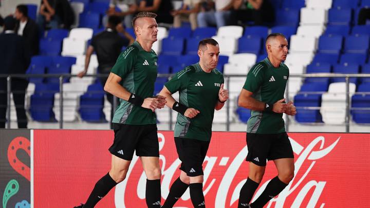 BUKHARA, UZBEKISTAN - SEPTEMBER 16: Referee Nikola Jelic (L) warms up prior to the FIFA Futsal World Cup Uzbekistan 2024 match between Iran and Venezuela at Bukhara Universal Sports Complex on September 16, 2024 in Bukhara, Uzbekistan. (Photo by Robertus Pudyanto - FIFA/FIFA via Getty Images)