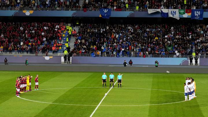 TANGER MED, MOROCCO - FEBRUARY 07: Players line up on the pitch for a minutes silence in memory of the victims of an earthquake in Turkey and Syria prior to the FIFA Club World Cup Morocco 2022 Semi Final match between Flamengo v Al Hilal SFC at Stade Ibn-Batouta on February 07, 2023 in Tanger Med, Morocco. (Photo by Angel Martinez - FIFA/FIFA via Getty Images)