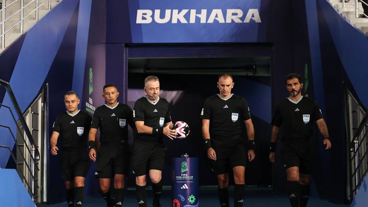 BUKHARA, UZBEKISTAN - SEPTEMBER 29: Alejandro Martinez of Spain leads the match officials during the FIFA Futsal World Cup Uzbekistan 2024 match between Brazil and Morocco at Bukhara Universal Sports Complex on September 29, 2024 in Bukhara, Uzbekistan. (Photo by Robertus Pudyanto - FIFA/FIFA via Getty Images)