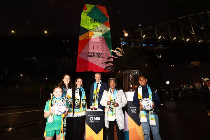 Poppy, Carla Overbeck – FIFA Legend, Jane Fernandez – FIFA Women's World Cup COO Australia, Dave Beeche – FIFA Women's World Cup CEO, FIFA Secretary General Fatma Samoura and Tataya Jones