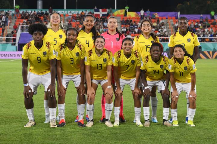 Players of Colombia pose for a team photo prior to the FIFA U-17 Women's World Cup Dominican Republic 2024 Group A match