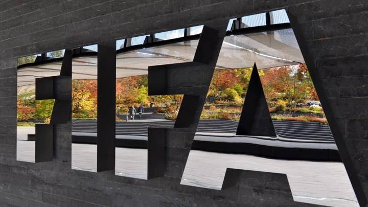 ZURICH, SWITZERLAND - OCTOBER 20:  The FIFA logo is seen outside the FIFA headquarters prior to the FIFA Executive Committee Meeting on October 20, 2011 in Zurich, Switzerland. During their third meeting of the year, held over two days, the FIFA Executive Committee will approve the match schedules for the FIFA Confederations Cup Brazil 2013 and the 2014 FIFA World Cup Brazil.  (Photo by Harold Cunningham/Getty Images)