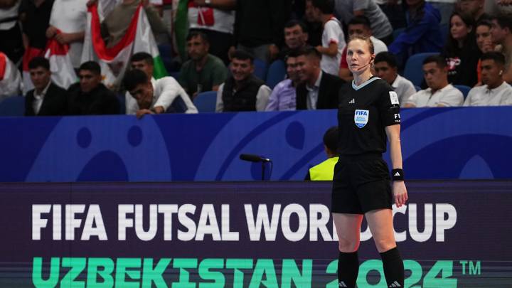 TASHKENT, UZBEKISTAN - SEPTEMBER 16: Assistant Referee Anelize Meire Schulz looks on during the FIFA Futsal World Cup Uzbekistan 2024 match between Tajikistan and Morocco at Humo Arena on September 16, 2024 in Tashkent, Uzbekistan. (Photo by Alex Caparros - FIFA/FIFA via Getty Images)