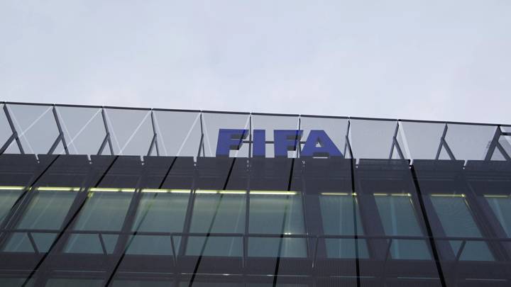 The logo of the World Soccer Association FIFA is seen on top of it's headquarter in Zurich, on October 20, 2010. AFP PHOTO / SEBASTIAN DERUNGS (Photo credit should read SEBASTIAN DERUNGS/AFP via Getty Images)