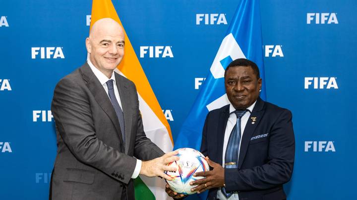 FRANCE, PARIS - SEPTEMBER 27: FIFA President Gianni Infantino and Niger Football Association President Hamidou Djibrilla Hima during a meeting at FIFA Paris Offices on September 28, 2022 in Paris, France. (Photo by Léo-Paul Ridet - FIFA)