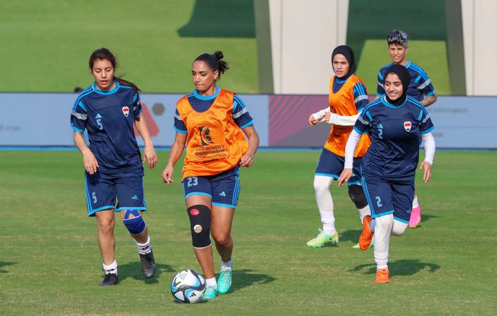 Iraq women's national football team training session