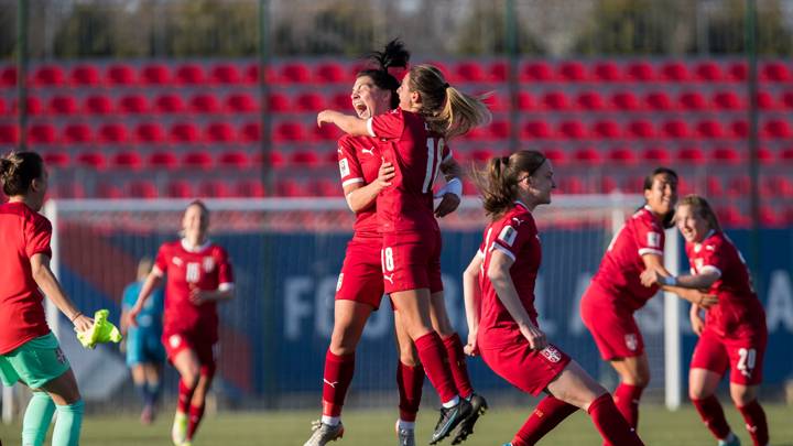 STARA PAZOVA, SERBIA - APRIL 12: The players of Serbia celebrate the victory during the FIFA Women's World Cup 2023 Qualifier group H match between Serbia and Germany at  on April 12, 2022 in Stara Pazova, Serbia. (Photo by Nikola Krstic/MB Media/Getty Images)