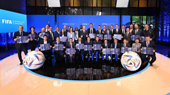 ZURICH, SWITZERLAND - May 30: FIFA President Gianni Infantino poses for a group photo with graduates during the FIFA Diploma in Club Management 2024 at the Home of FIFA on May 30, 2024 in Zurich, Switzerland. (Photo by Harold Cunningham/FIFA)