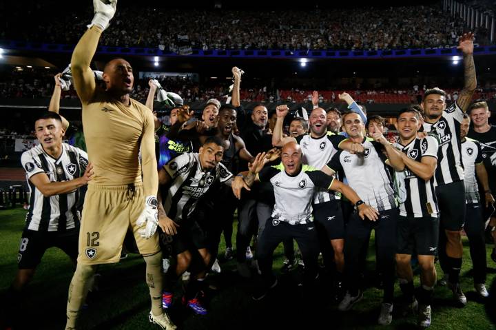 Botafogo players celebrate 